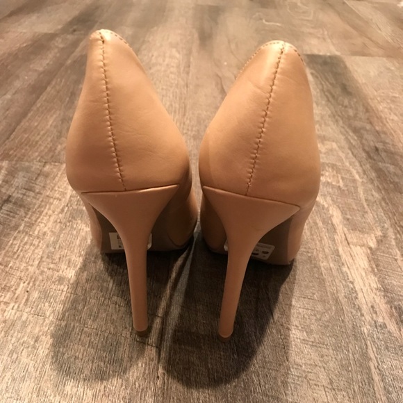 NUDE PEEP TOE HEELS - Picture 3 of 5